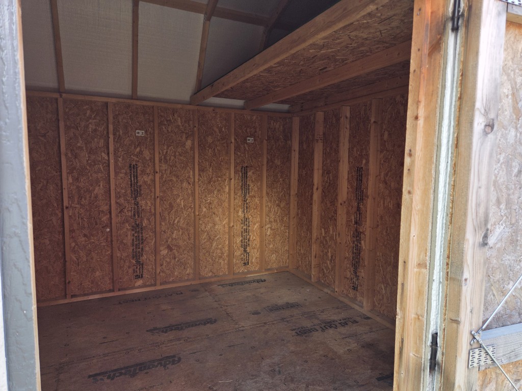 Side Lofted Barn (USED)
