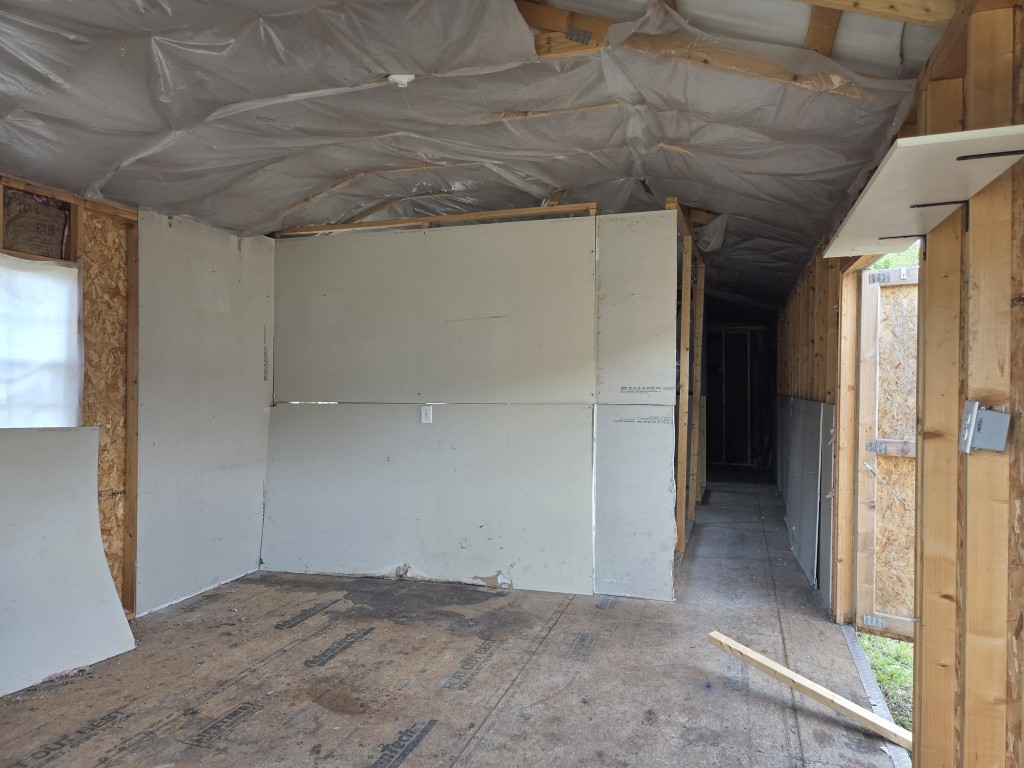 Utility Shed X (USED)