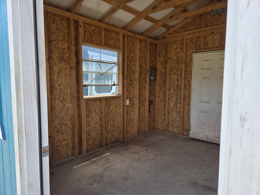 Garden Shed X USED