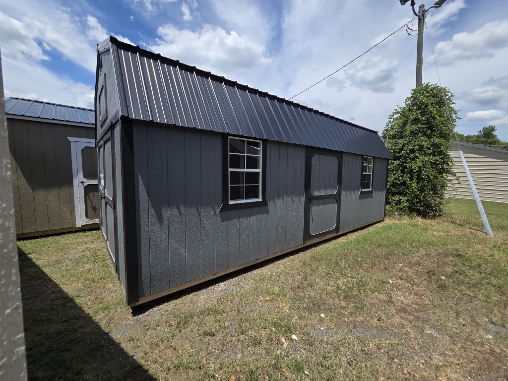 Side Lofted Barn