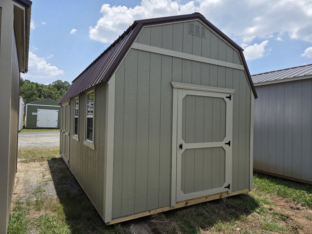Side Lofted Barn