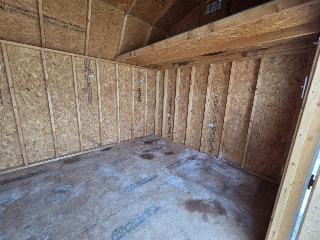 Side Lofted Barn (USED)