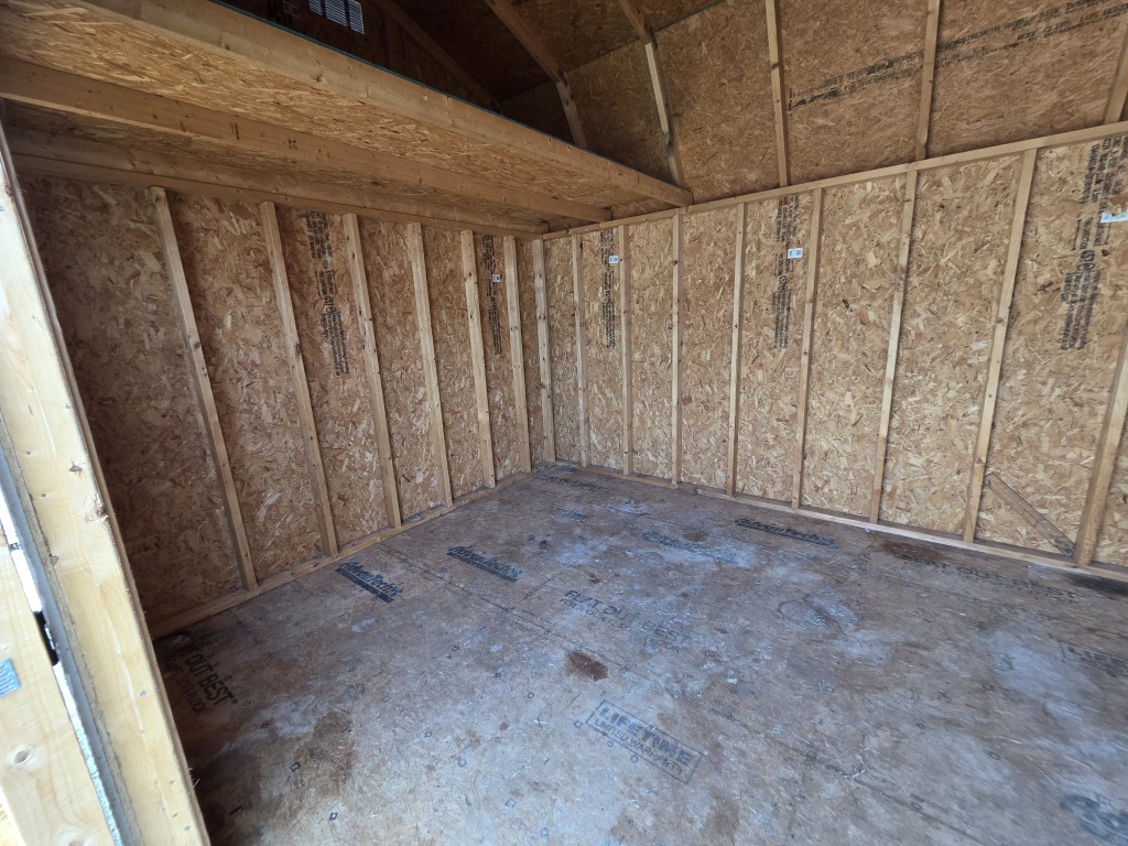 Side Lofted Barn (USED)